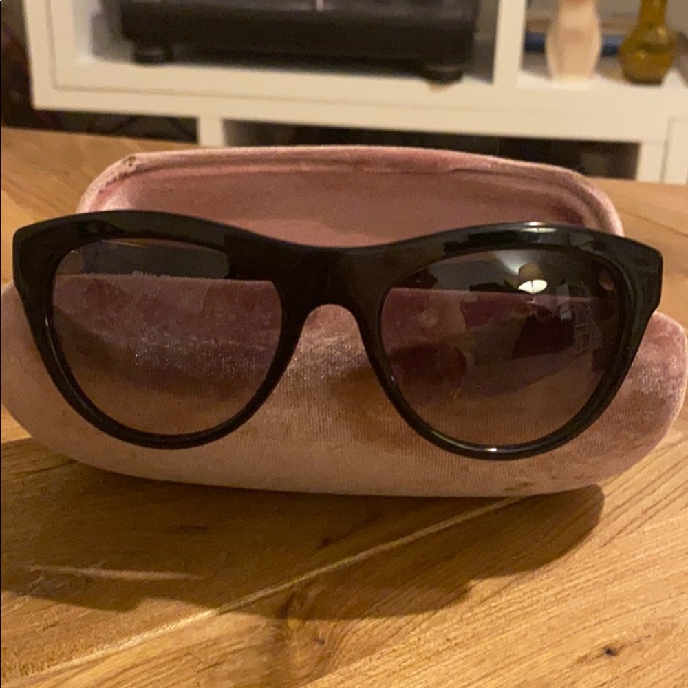 Black Cat-eye sunglasses (miu miu)